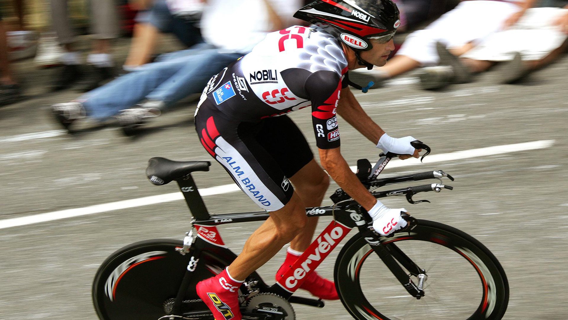 德国队历史性第四次夺得欧洲杯冠军，巩固欧洲足球霸主地位，德国队欧洲杯夺冠年份